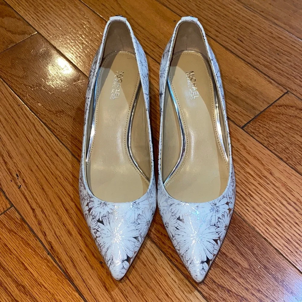 🔥🔥🔥NEW Michael Kors Floral Pumps Heels - Picture 1 of 7